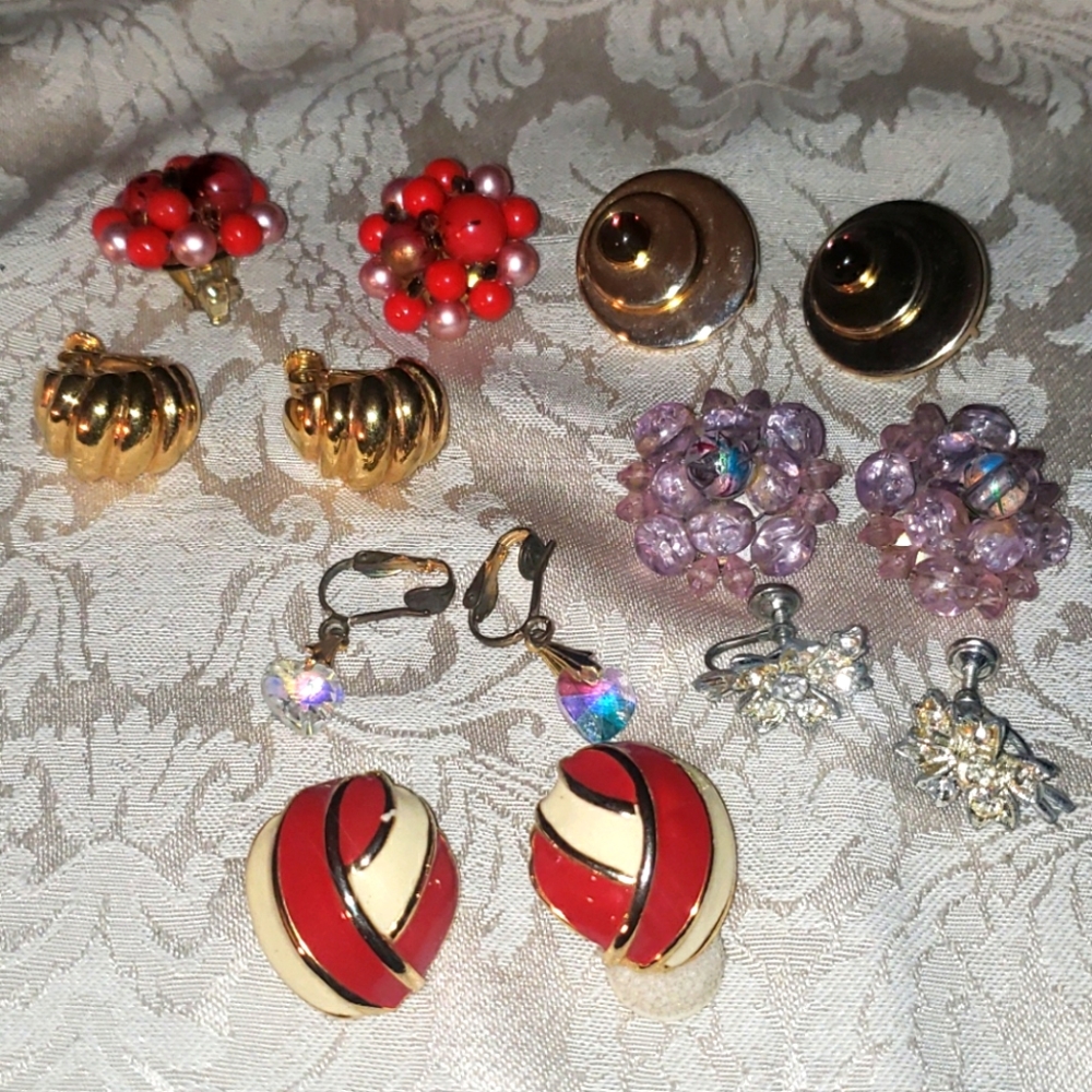 VINTAGE Clip On Earrings 7prs.